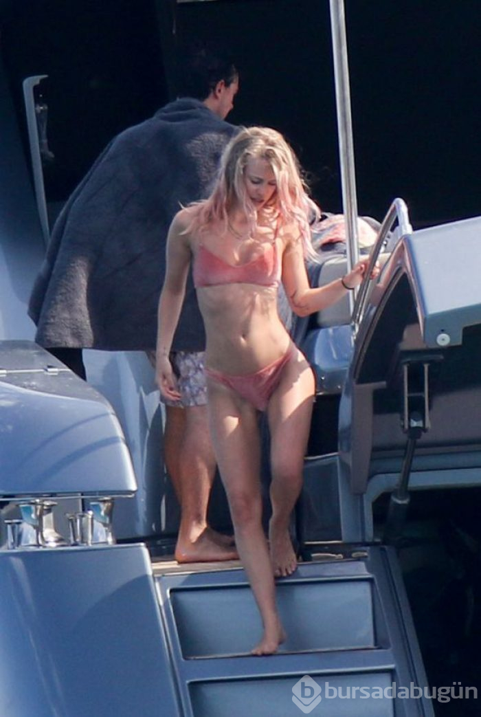 Kate Moss haftalığı 300 bin liralık yatta tatilde!