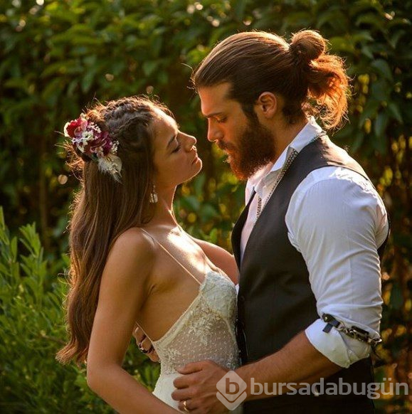 Demet Özdemir ve Can Yaman'dan Erkenci Kuş'a veda mesajları!