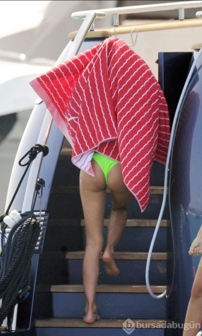 Irina Shayk kızıyla tatilde!