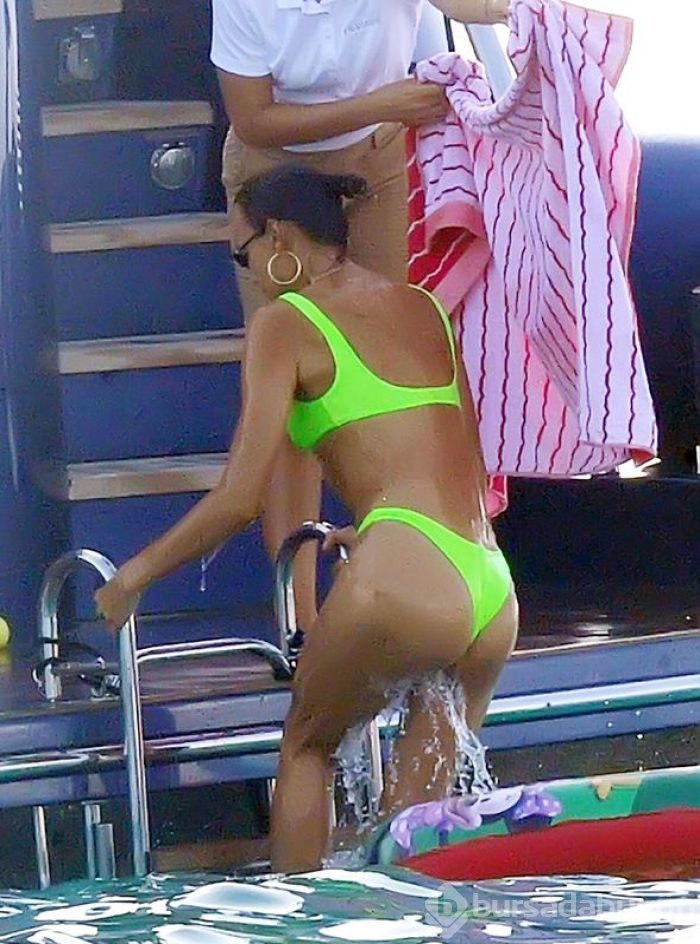Irina Shayk kızıyla tatilde!