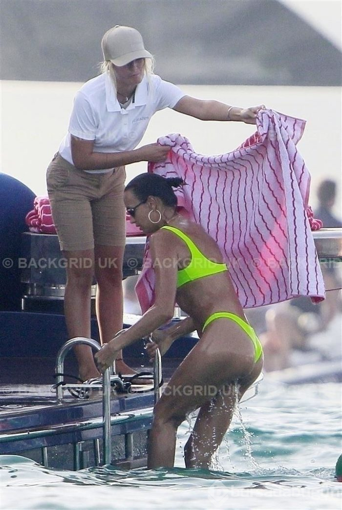 Irina Shayk için havlu önlemi