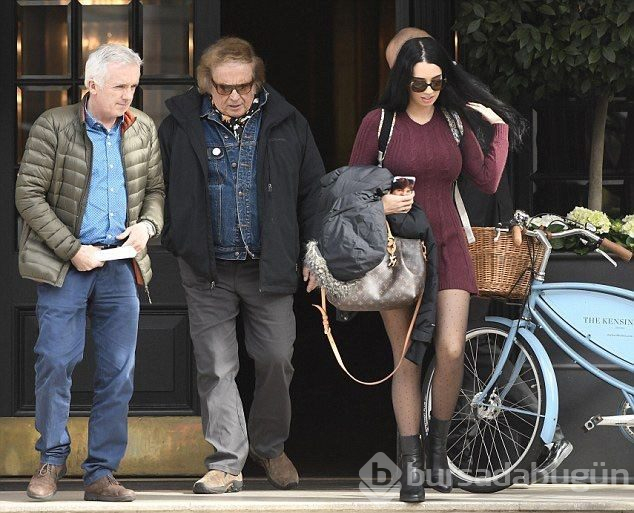 Sean Penn 31 yaş küçük sevgilisiyle tatilde (Aralarında yaş farkı olan ünlüler)