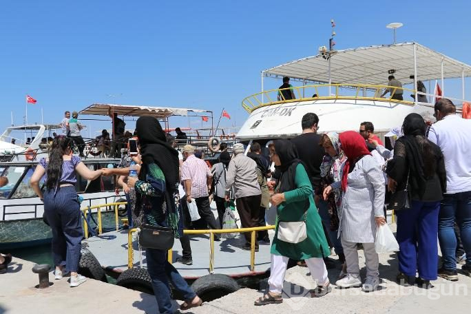 Van'da adım atacak yer kalmadı! Akın ettiler