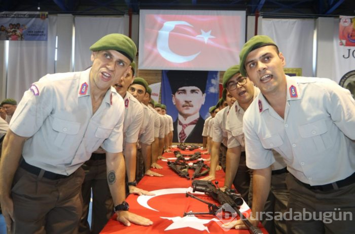 Bursa'da bedelli askerlerin yemin töreni...
