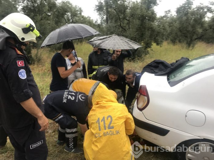 Bursa'da yağmurda 4 araç birbirine girdi: 18 yaralı	
