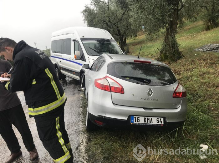 Bursa'da yağmurda 4 araç birbirine girdi: 18 yaralı	