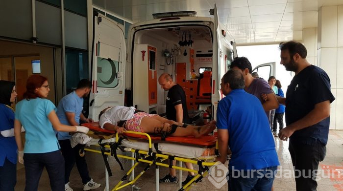 Bursa'da yağmurda 4 araç birbirine girdi: 18 yaralı	