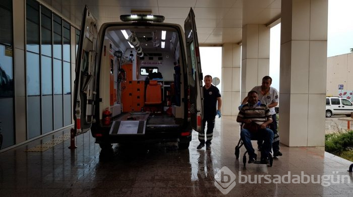 Bursa'da yağmurda 4 araç birbirine girdi: 18 yaralı	