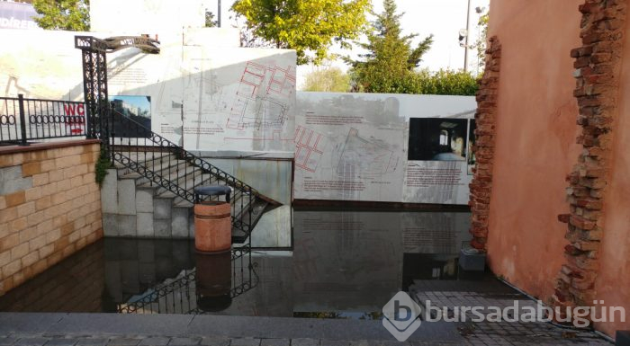 Büyük hasar suların çekilmesiyle gün yüzüne çıktı!
