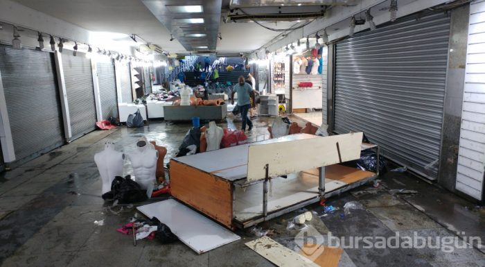 Büyük hasar suların çekilmesiyle gün yüzüne çıktı!
