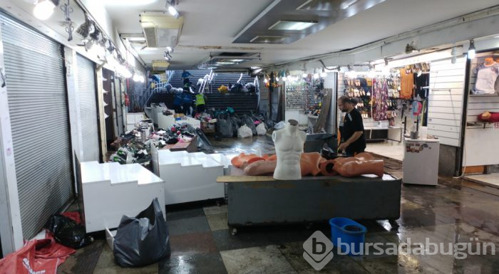Büyük hasar suların çekilmesiyle gün yüzüne çıktı!
