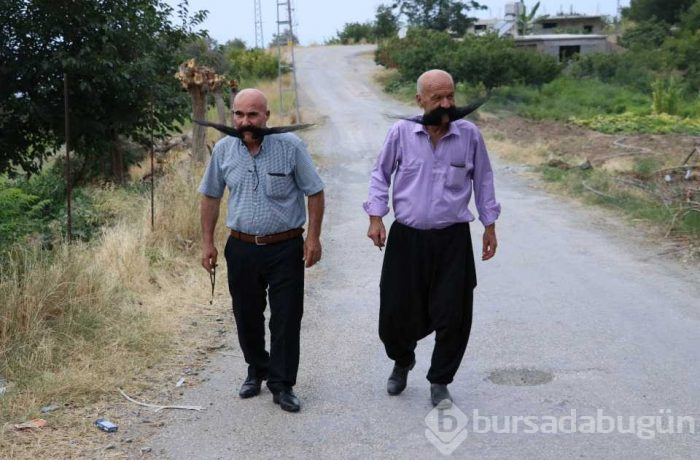 Bıyıklarına 20 yıldır gözü gibi bakıyorlar
