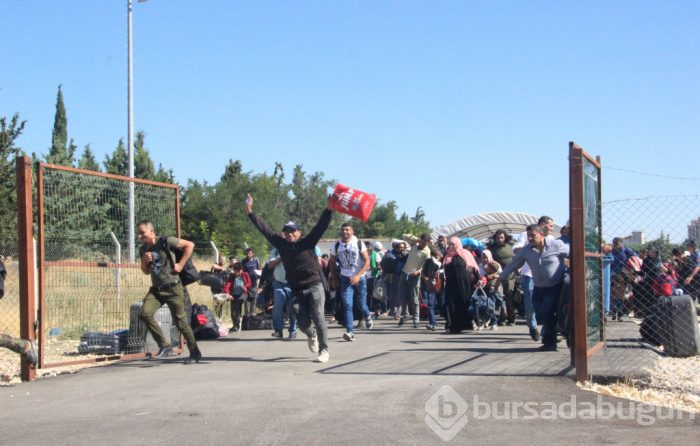 Suriyeliler ülkelerine koşarak gitti!
