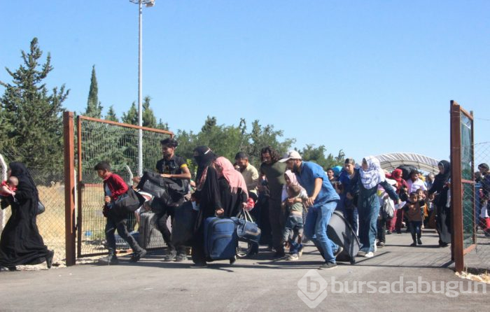 Suriyeliler ülkelerine koşarak gitti!
