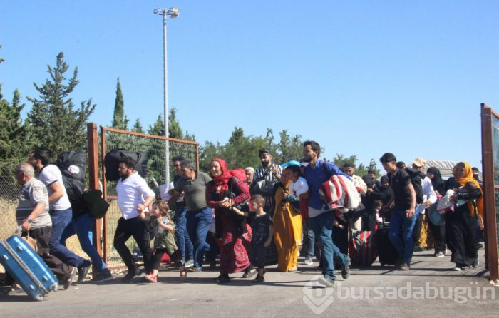 Suriyeliler ülkelerine koşarak gitti!
