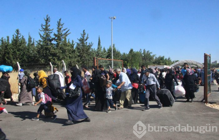 Suriyeliler ülkelerine koşarak gitti!
