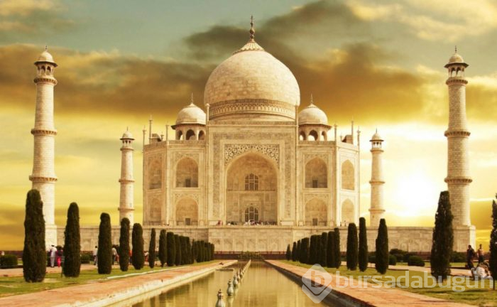 Dünyanın yedi harikasından biri: Tac Mahal
