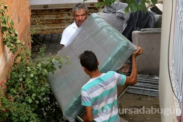 Düğüne 3 gün kala evleri yanan çifte yardım
