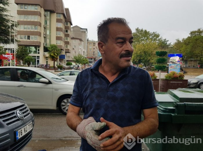 Bursa'nın kahraman itfaiyecisi! Yağmurda yarım saat uğraşıp kurtardı
