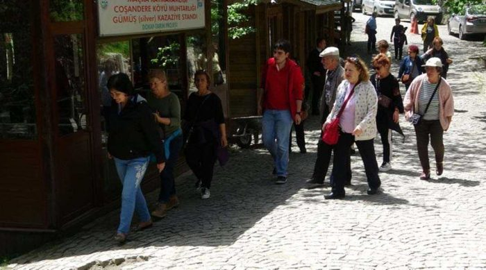 Bir bölümü ziyarete açıldı turist akınına uğradı