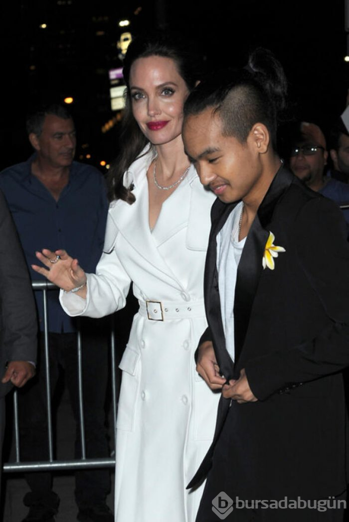 Angelina oğlundan ayrıldı: Ağlamamak için çok uğraşıyorum