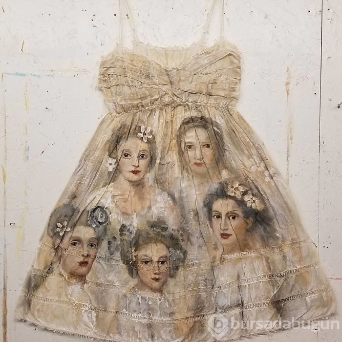 Çöpe atılan eşyalardan sanat eserleri yaratıyor!
