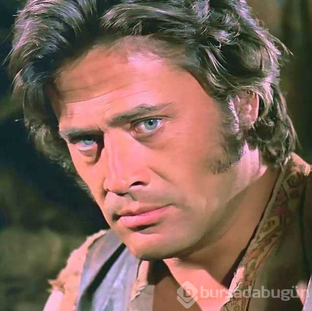300 filmi duyunca Cüneyt Arkın'ı kovmuşlar

