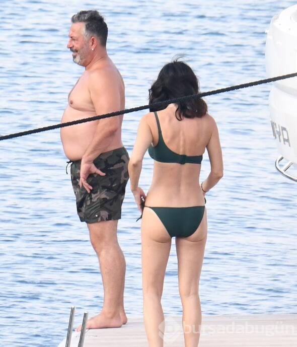 Cem Yılmaz ve Defne Samyeli tatile devam ediyor