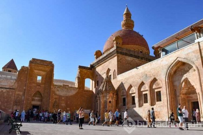 235 yıldır tarihe ışık tutan Osmanlı sarayı: İshakpaşa
