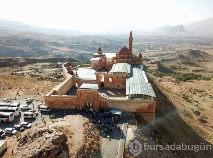 235 yıldır tarihe ışık tutan Osmanlı sarayı: İshakpaşa
