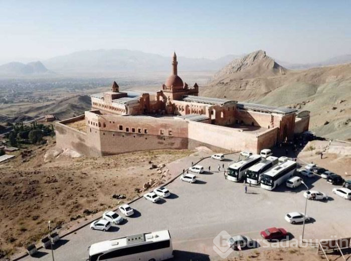 235 yıldır tarihe ışık tutan Osmanlı sarayı: İshakpaşa
