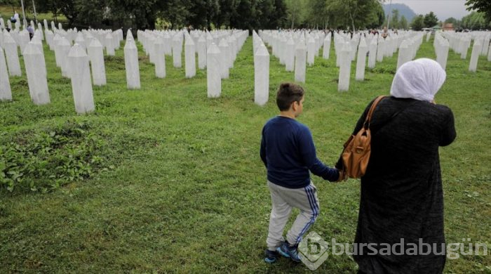 Srebrenitsa'daki acının fotoğrafları
