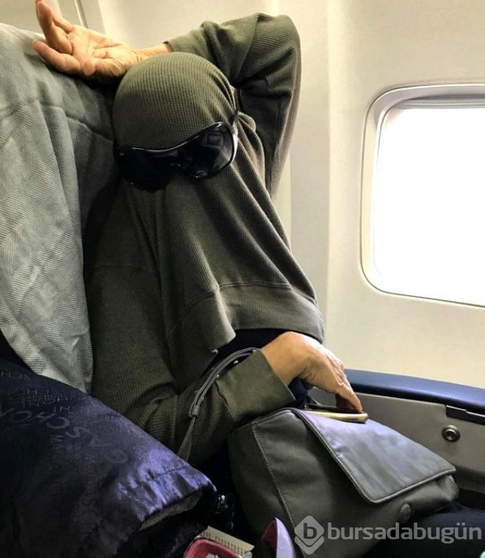 Uçakta mide bulandıran olay!