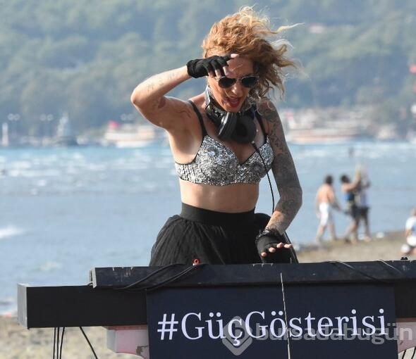 Ünlüleri buluşturan festival