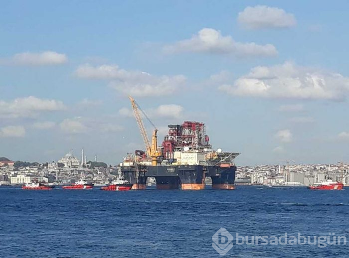 Dev petrol arama platformu İstanbul Boğazı'nda
