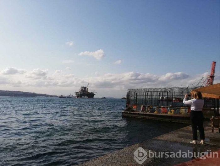 Dev petrol arama platformu İstanbul Boğazı'nda
