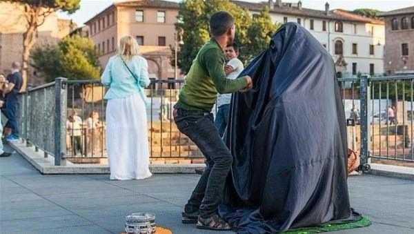 Sihirbazlığın sırlarını ortaya çıkardı
