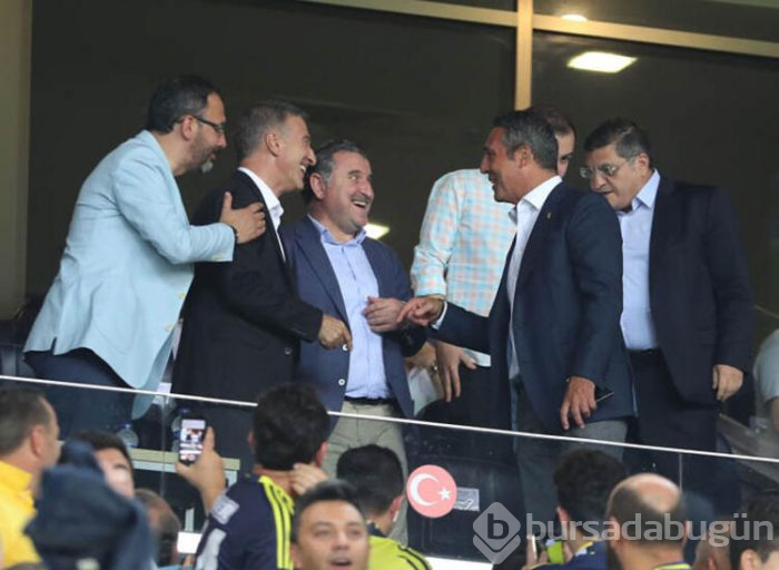 Kadıköy'de geceye damga vuran görüntü!