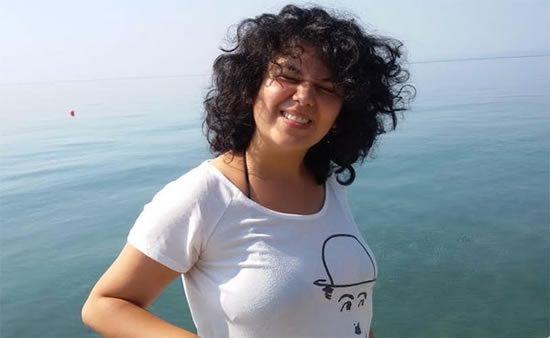 Ünlü oyuncu Aybike Esin Tumluer cinsiyet değiştirdi!