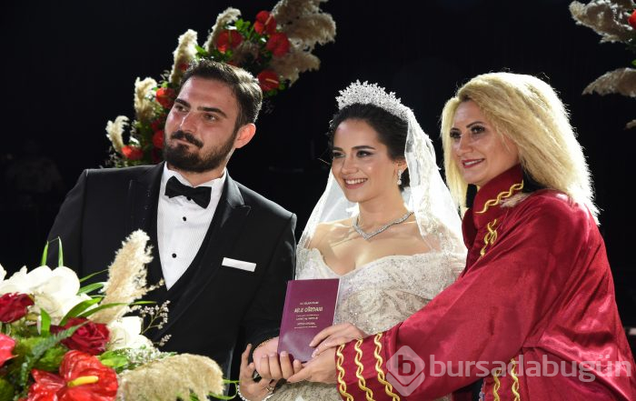 Bursa'da masal diyarı konseptli düğün  