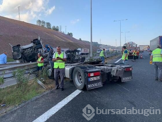 TIR ile kamyon çarpıştı!