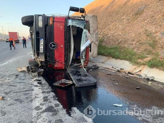 TIR ile kamyon çarpıştı!