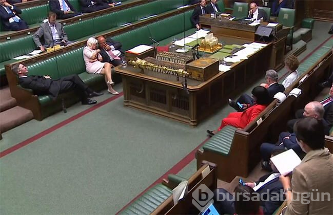Tarihi oylamayı gölgede bırakan oturuş!
