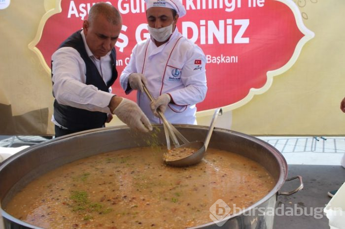 5 bin kişilik dev aşure kazanı