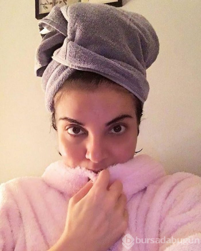 Kendall Jenner da akıma katıldı (Ünlülerden bornozlu paylaşımlar)