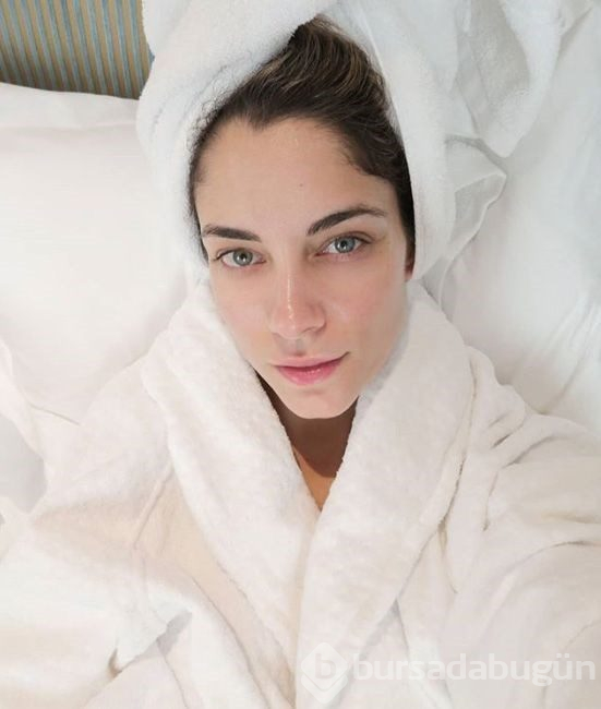 Kendall Jenner da akıma katıldı (Ünlülerden bornozlu paylaşımlar)
