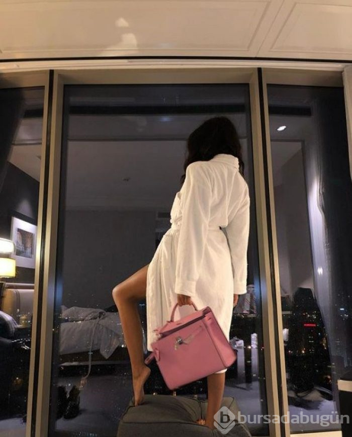 Kendall Jenner da akıma katıldı (Ünlülerden bornozlu paylaşımlar)