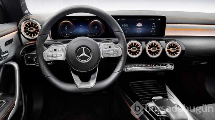 Mercedes uzay aracına benzeyen otomobilini tanıttı