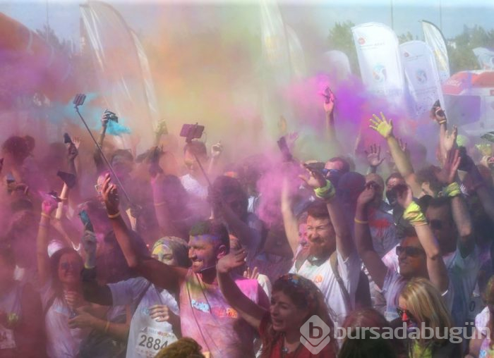İstanbul'da 'renkli koşu' festivali