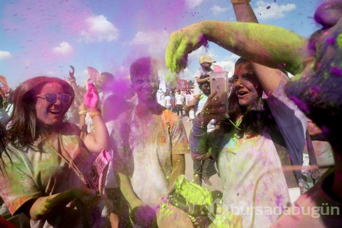 İstanbul'da 'renkli koşu' festivali